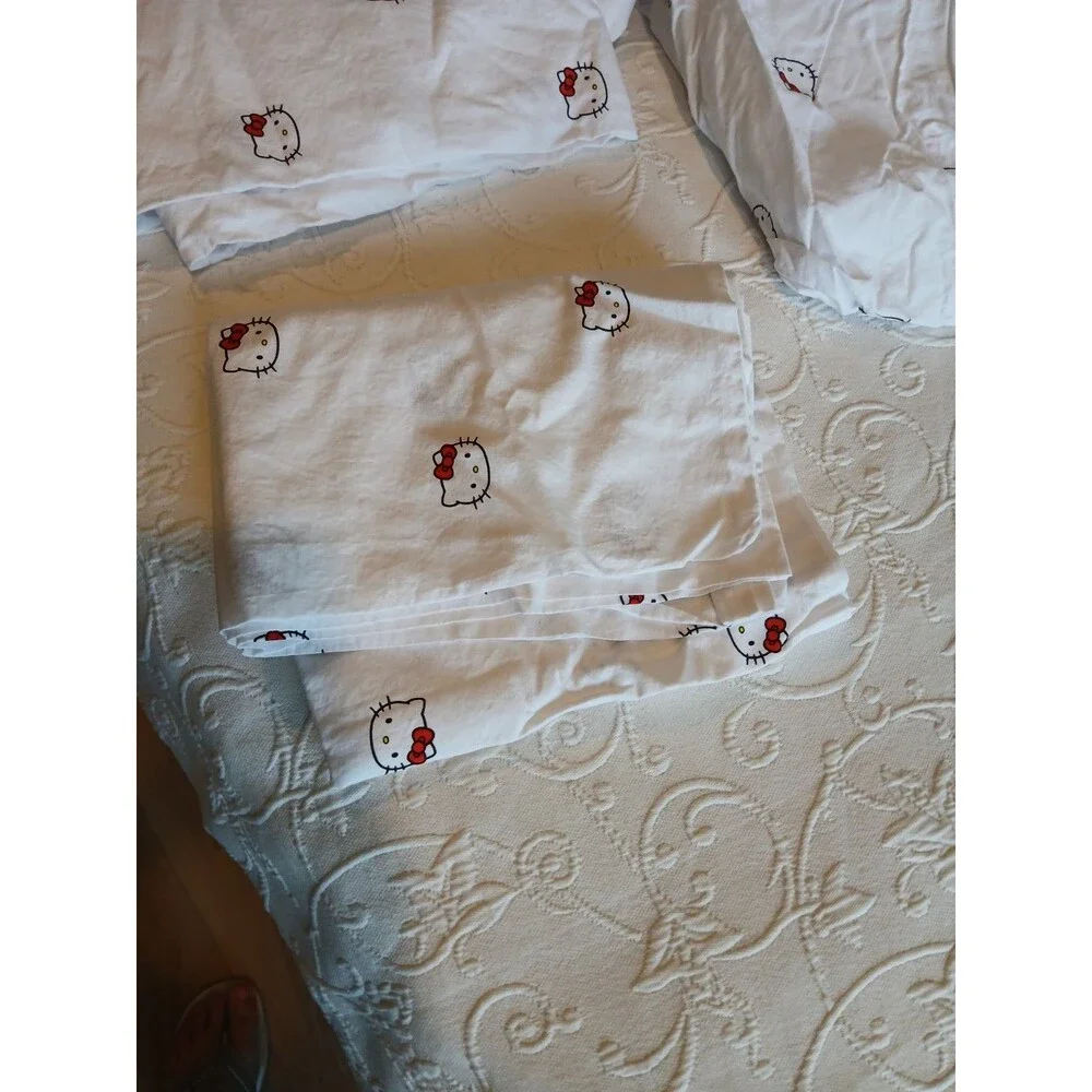 Hello Kitty no rips
